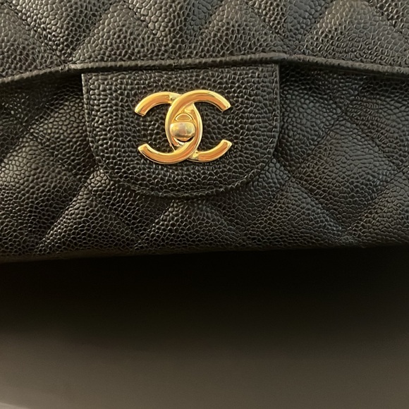 Chanel Jumbo Classic Flap - Picture 4 of 12
